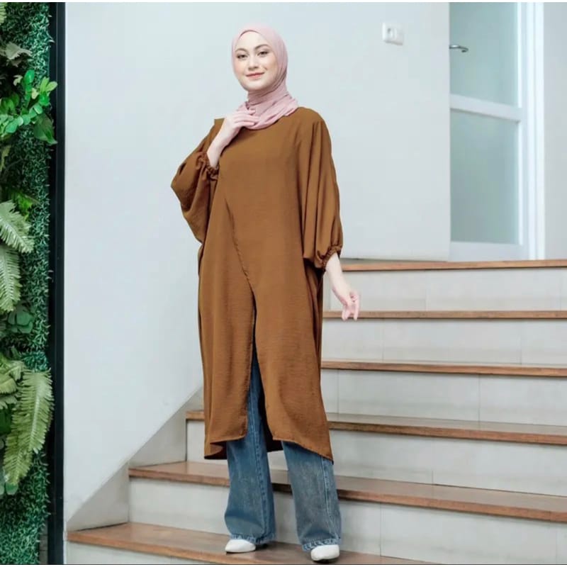 Tunik Mecca - Tunik Belah Miring Depan Asimetris Bahan Cringkle Airflow