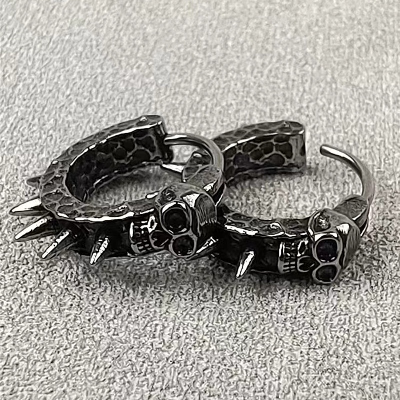 Anting Hoop Jarum Tengkorak Hitam Vintage Untuk Pria Punk Rivet Gaya Rock Skeleton Earring Aksesoris Perhiasan Laki-Laki