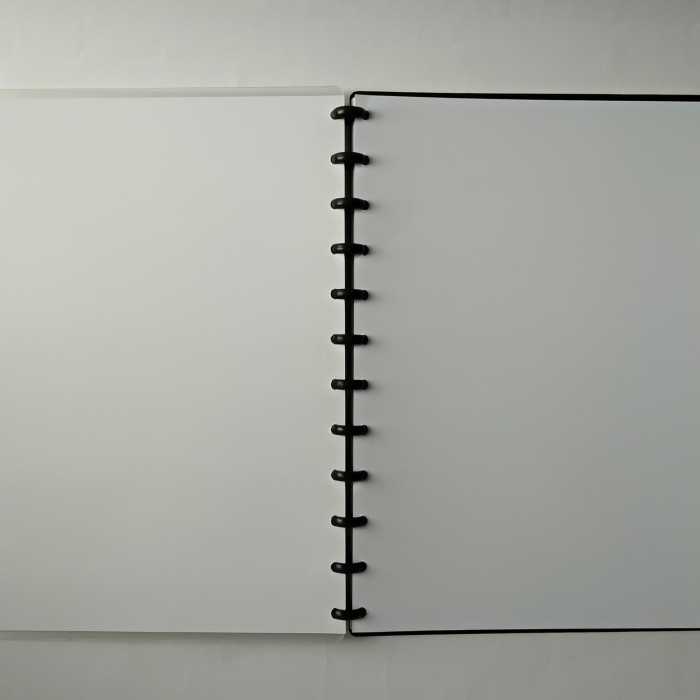 

Lyra Sketch Book A4