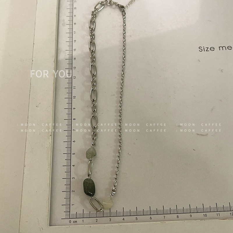 Kalung Baja Titanium Perempuan Retro Kerikil Mutiara Air Tawar Manik-Manik Gadis Panas Kalung Niche Desain Rantai Klavikula Kalung Leher