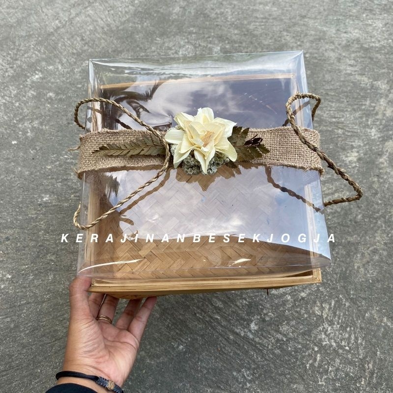 

bambu anyaman BINGKISAN RUSTIC / hantaran rustic seserahan rustic besek rustic besek unik besek mika besek cantik
