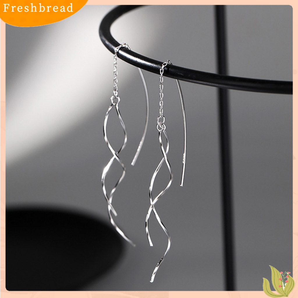 &lt; Freshbread &gt; 1pasang Anting Menjuntai Melengkung Threader Panjang Rumbai Kilau Terang All-match Hias Geometris Wanita Memutar Linear Drop Earrings Perhiasan Hadiah Untuk Pesta