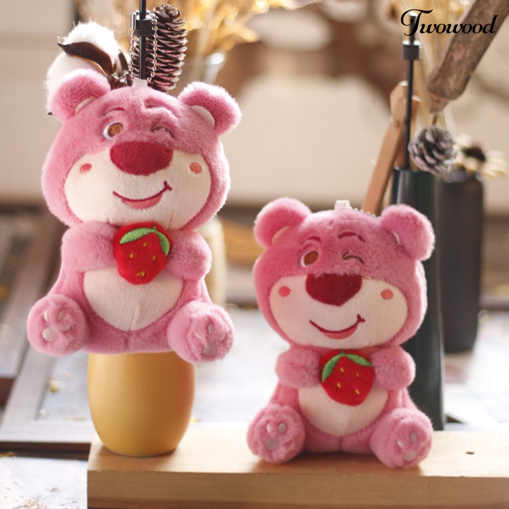 Twowood 15 cm Plush Bear Pendant Indah Warna Pink Bear Doll Hold Strawberry Plushie Dekorasi Boneka Lembut Mainan Ransel Gantungan Kunci Liontin Gadis Hadiah