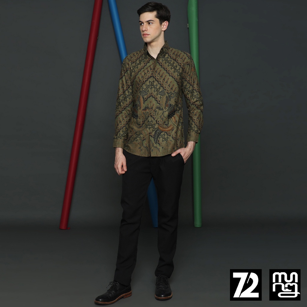 KEMEJA BATIK PRIA Katun Lengan Panjang Slimfit Motif Parang Seling Warna Hijau Alam 723406 Cap 72 - Baju Kemeja Atasan Pakaian Setelan Batik Pria Cowok Laki Laki Remaja Keluarga Kantor Lengan Panjang Modern Slimfit Slim Fit Premium Kekinian