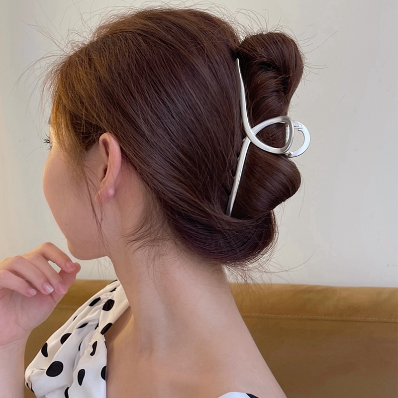 Papaozhu Klip Cakar Rambut Perak Logam Sederhana Untuk Wanita Perempuan Musim Panas Rambut Sanggul Pembuat Temperamen Rambut Mengepang Jepit Aksesoris Harian