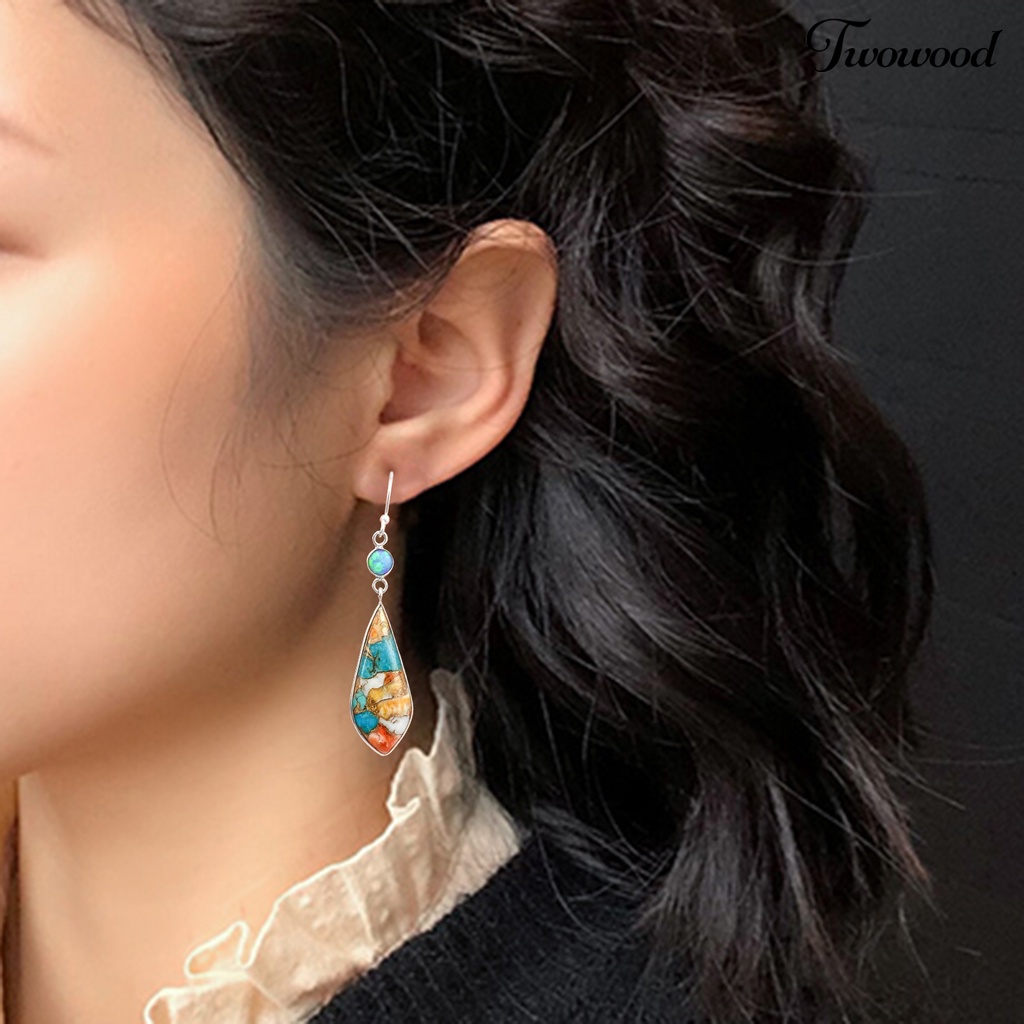 Twowood 1pasang Anting Menjuntai Wanita Gaya Retro Glossy Anting Drop Bahan Metal Yang Indah Untuk Lady