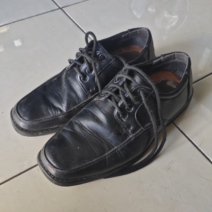Sepatu Pantofel Clarks Size 42