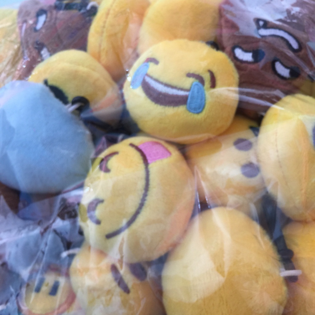 Emoji Plush Keychain Boneka Lembut Mewah Boneka Mini Kunci Gantungan Tas Liontin Dekorasi