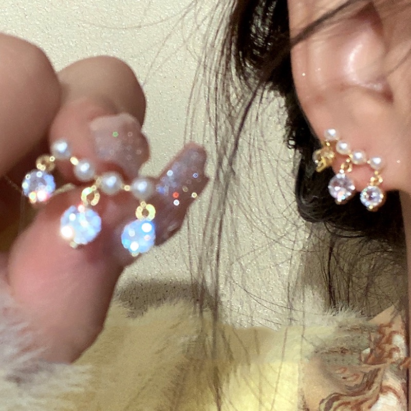 Anting Mutiara Desain Niche Temperamen High-End Rumbai Berlian Imitasi Prancis