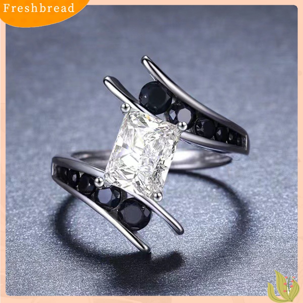 < Freshbread > Bertatahkan Berlian Imitasi Hitam Hias Wanita Cincin Pengerjaan Halus Persegi Cubic Zirconia Spiral Kreatif Cincin Perhiasan Accessaries