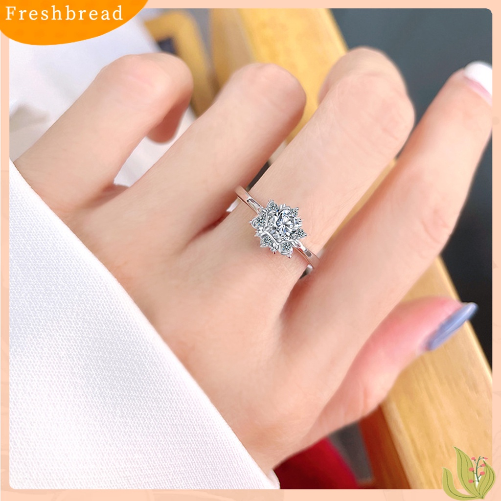&lt; Freshbread &gt; Cubic Zirconia Cincin Berlian Imitasi Mengkilap Inlay Snowflake Open Ring Elegan Dekorasi Tembaga Perhiasan Wanita Jari Cincin Perjamuan Aksesoris Perhiasan Hadiah