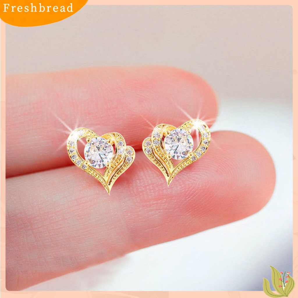 &lt; Freshbread &gt; 1pasang Anting Wanita Berbentuk Hati Fashion Perhiasan Alloy Woman Ear Studs Jewelry Gift Untuk Pesta