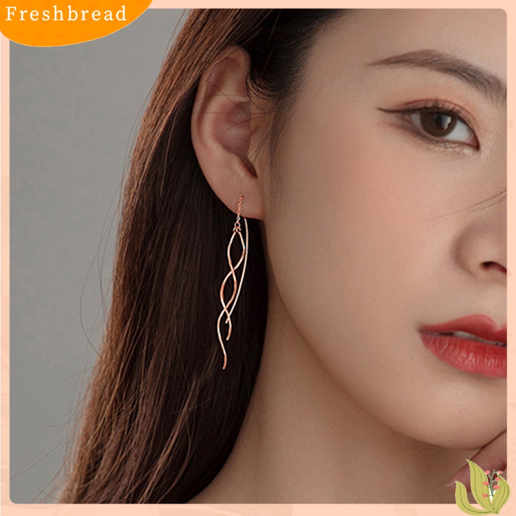 &lt; Freshbread &gt; 1pasang Anting Menjuntai Melengkung Threader Panjang Rumbai Kilau Terang All-match Hias Geometris Wanita Memutar Linear Drop Earrings Perhiasan Hadiah Untuk Pesta