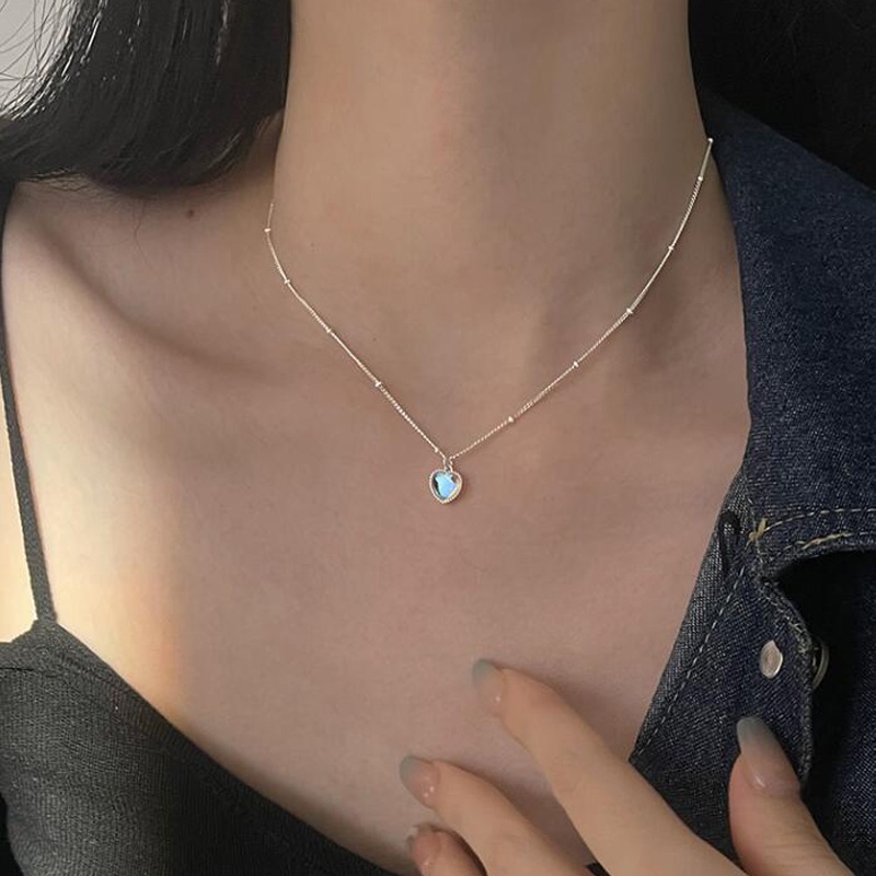 Roselife Fantasi Bersinar Biru Moonstone Heart Pendant Kalung Untuk Wanita Perempuan Korea Trendi Manik Rantai Cinta Hati Kalung Fashion Perhiasan