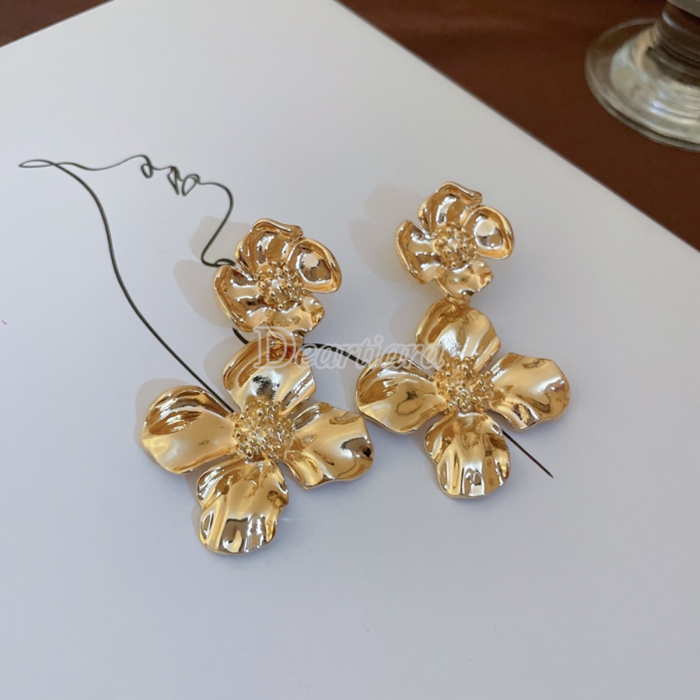 Anting Bunga Camelia Emas Dengan Desain Gaya Kecil Perancis Rasa Anting Dan Anting Berlebihan Anting Gaya Logam Pribadi