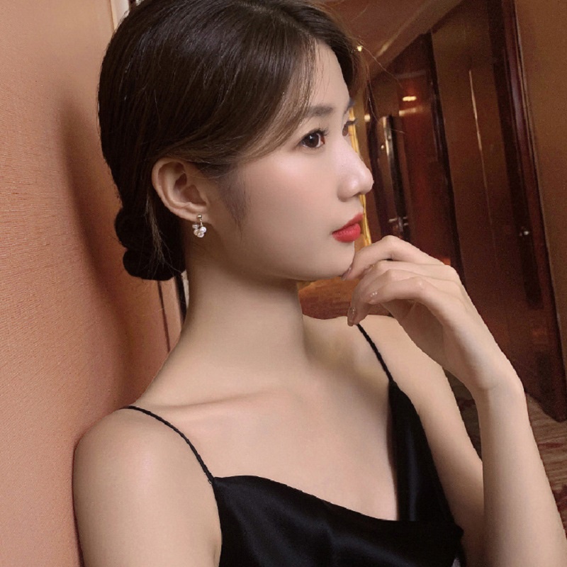 Anting Tusuk Mutiara Emas Elegan Untuk Wanita Hypoallergenic Fashion Earring Perhiasan Aksesoris