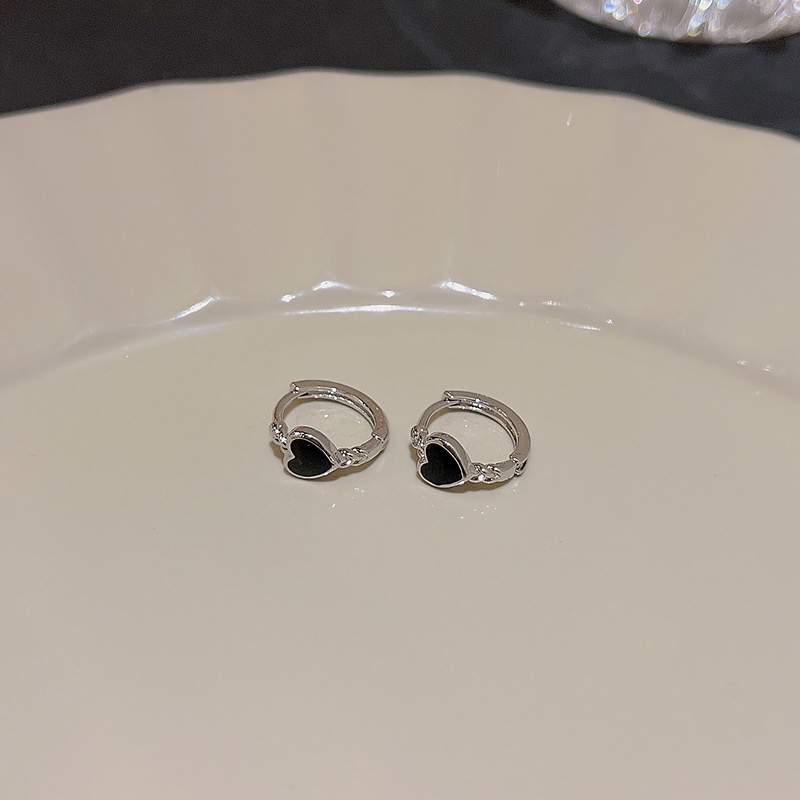 Sederhana Elegan Wanita Perak Baja Titanium Minyak Hitam Bentuk Hati Anting Hoop Ear Stud Fashion Jewelry