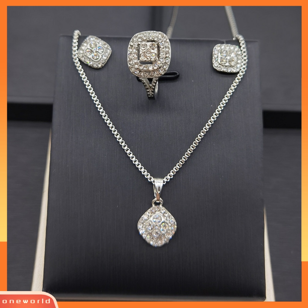 [ONE] 3 Pcs/Set Cincin Pengantin Electroplating Bentuk Geometris Mengkilap Mewah Menawan Dress Up Pengerjaan Halus Gaun Pernikahan Berlian Imitasi Stud Anting Kalung Set Perhiasan Aksesori