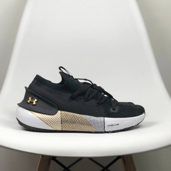 Sepatu Gym Under Armour Pria HOVR Phantom 3 Black Gold