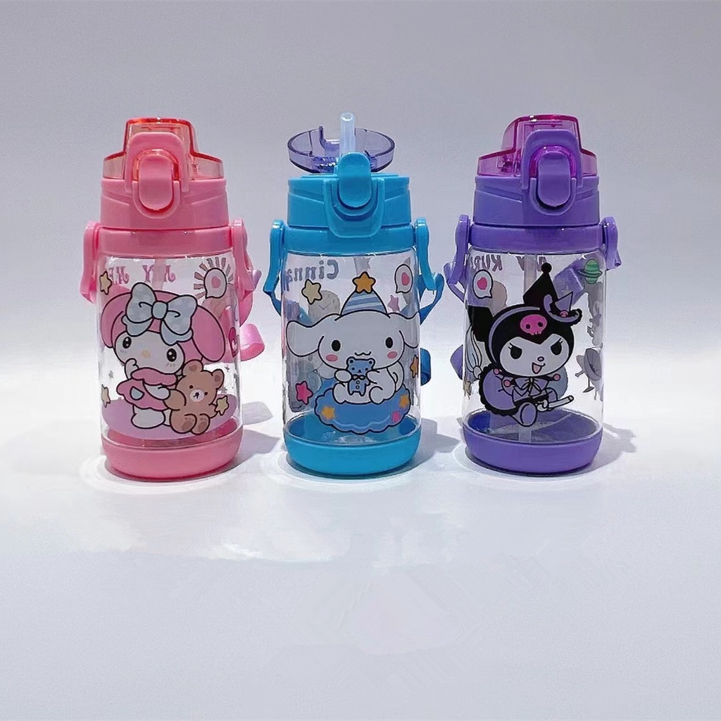 ღ Botol Air Sanrio 450Ml dengan Sedotan Kuromi Cinnamoroll Hello Kitty Pot Air Lucu Miring Kembali Tas Anak Cangkir Jerami Outdoor Cangkir Minum Gadis Hadiah