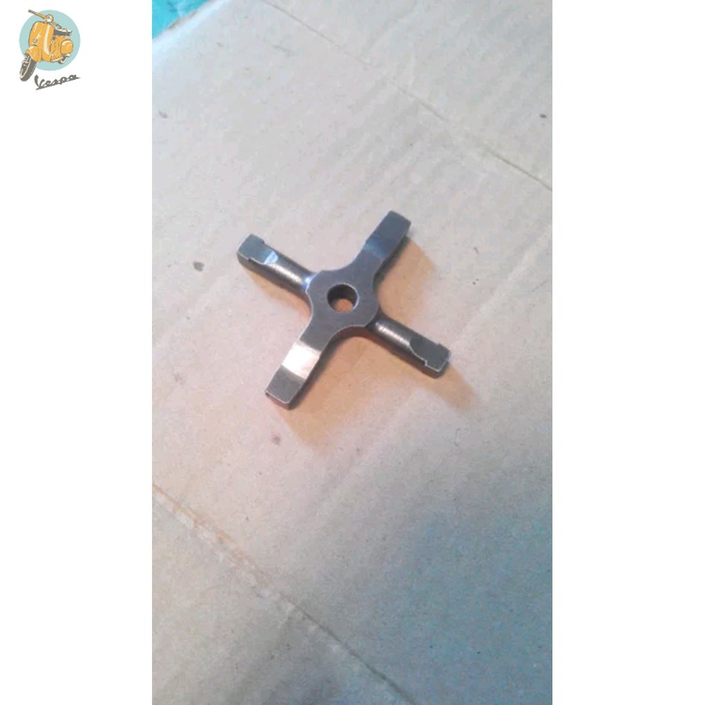 gigi silang gigi palang vespa super