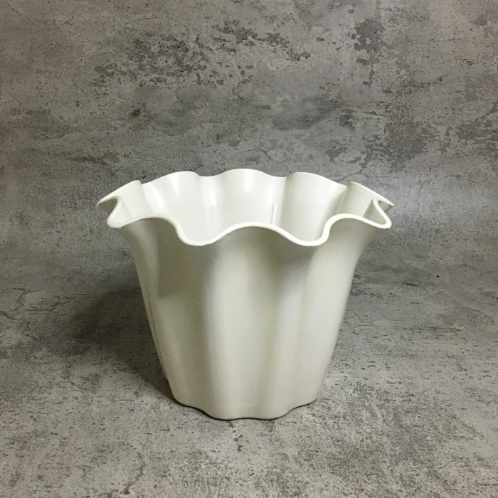 Pot Primadona 20 Putih/Pot Bunga Kembang/Pot Bunga Plastik Murah