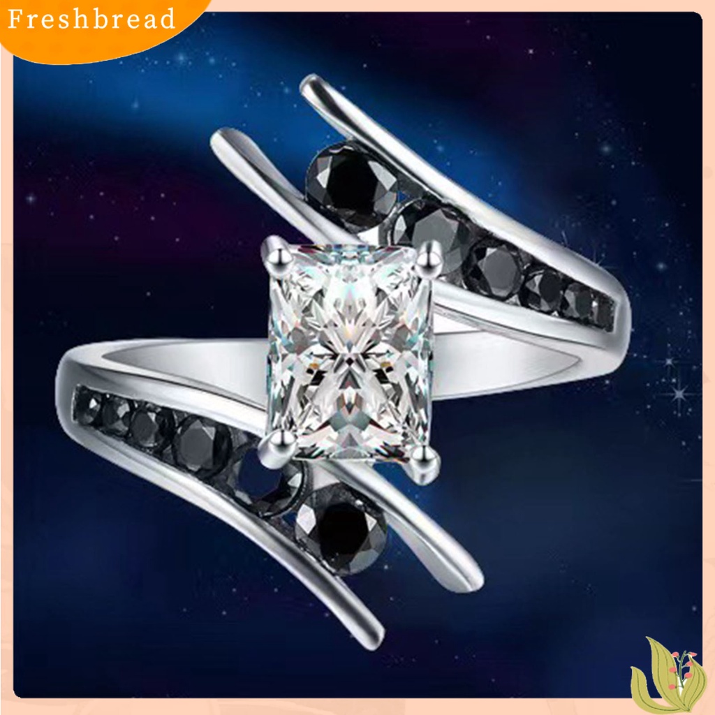 < Freshbread > Bertatahkan Berlian Imitasi Hitam Hias Wanita Cincin Pengerjaan Halus Persegi Cubic Zirconia Spiral Kreatif Cincin Perhiasan Accessaries