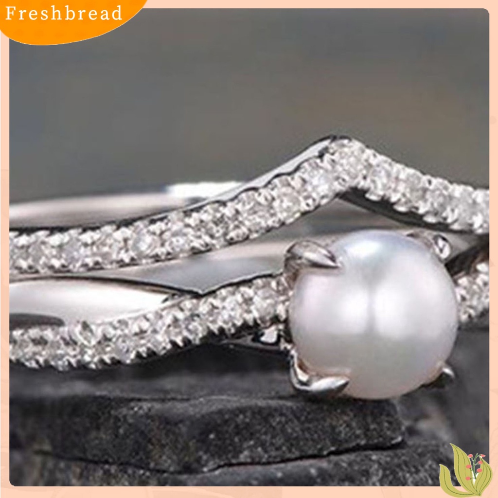 &lt; Freshbread &gt; 2Pcs Cincin Jari Memutar Bentuk Mutiara Imitasi Wanita Berkilau Indah Jari Cincin Perhiasan Aksesoris