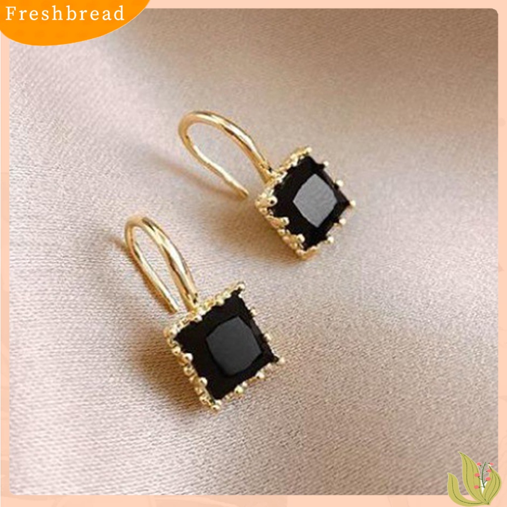 &lt; Freshbread &gt; 1pasang Anting Tusuk Bentuk Persegi Perhiasan Berlian Imitasi Penampilan Fashion Giwang Telinga Tahan Lama Untuk Pakaian Sehari-Hari