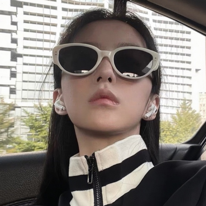 Roselife Trendy Jackson Wang Shades Mix White Black UV400 Protect Cat Eye Sunglasses Untuk Wanita Pria Unisex Aesthetic Shades Retro Kacamata Anti Radiasi Outdoor Vcation Driving E