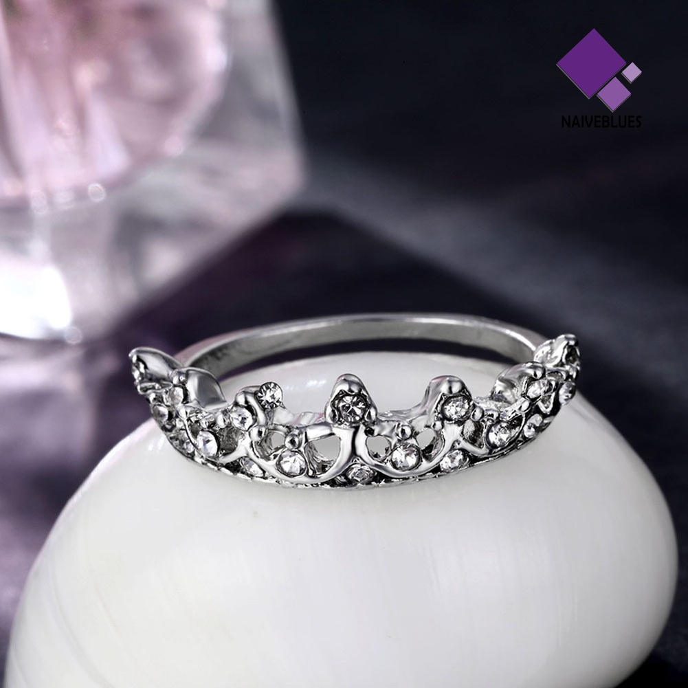 &lt; Naiveblues &gt; Wanita Fashion Berlian Imitasi Bertatahkan Hollow Mahkota Jari Cincin Hadiah Pernikahan