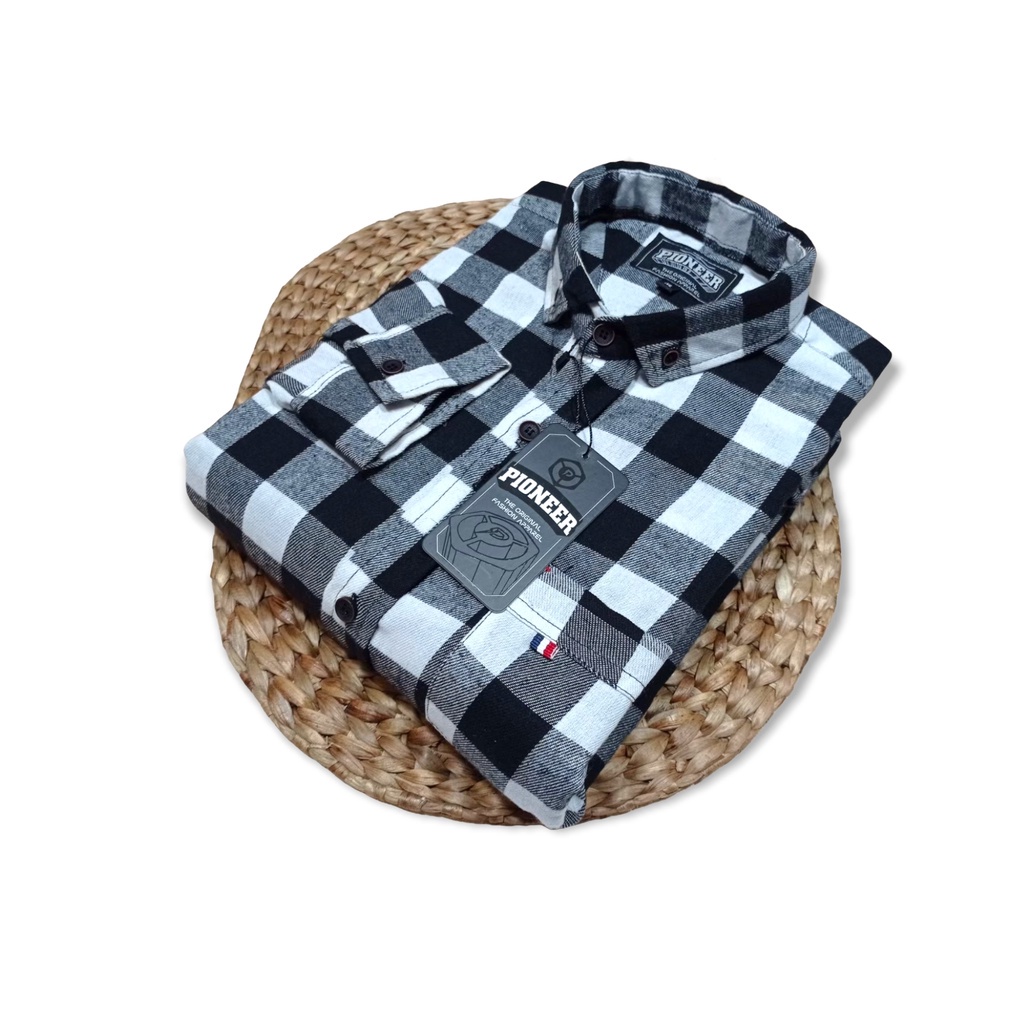 Kemeja Flanel Impor Pria Lengan Panjang Casual Slim Fit Hem Kotak Kotak Hitam