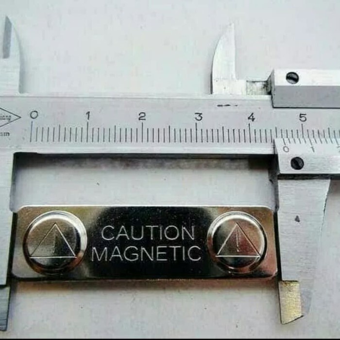 

Magnet Nama Dada Name Tag Nametag Pin Wing Lencana Papan nama