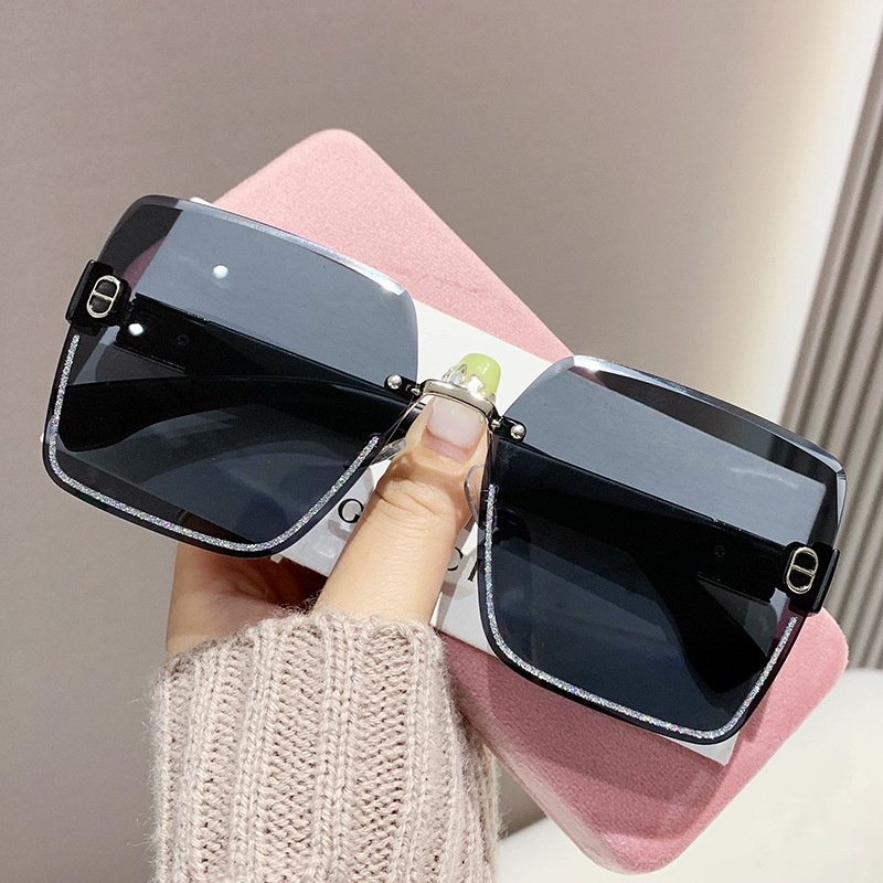 Kacamata Hitam Bingkai Persegi Kacamata Fashion Pantai Shades Sunglasses Untuk Wanita