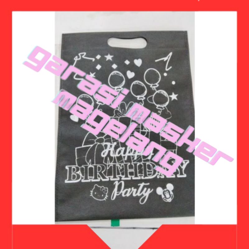 

Goodie Bag ULANG TAHUN / Tas Ulang Tahun Ukuran 25x35cm warna warni