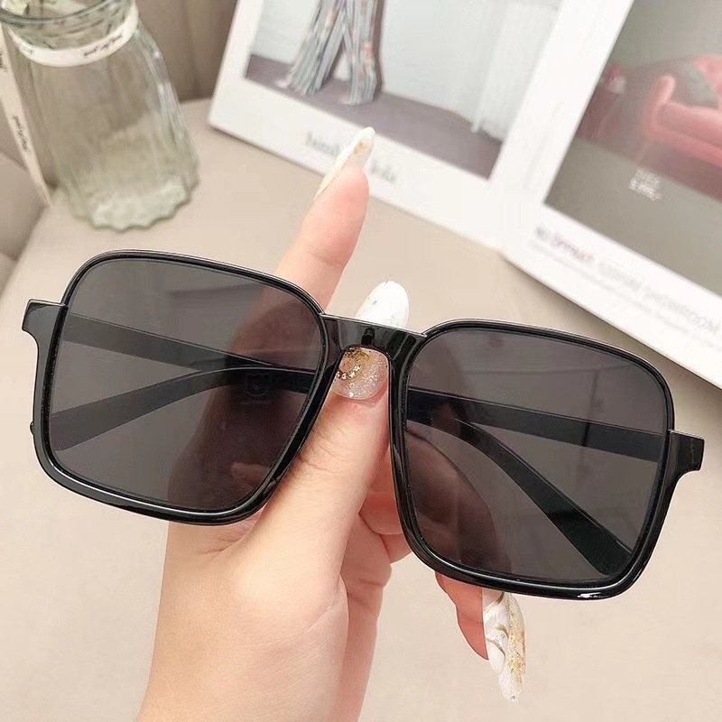 MMM Kaca mata Fashion Wanita  Kotak Kode 6748 Style Kacamata Fashion Korea Murah Sunglasses Import Kaca mata Persegi Anti Silau