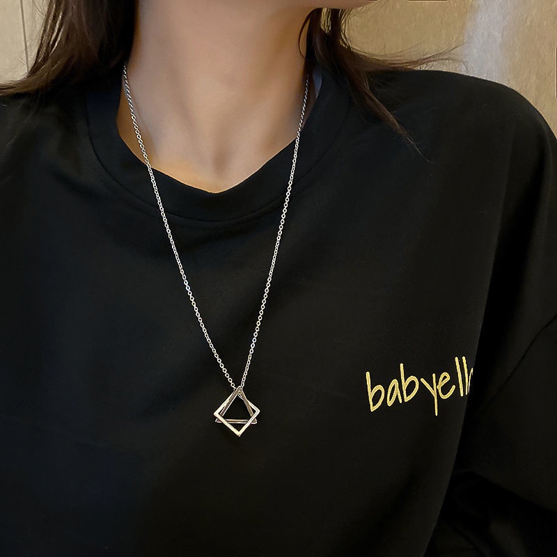 Kalung Pria Trendi Gaya Baru Perempuan ins Hip-Hop Gaya Keren Cahaya Mewah Desain Niche Pria Liontin