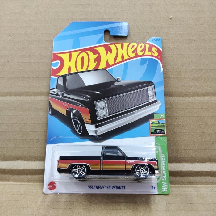 Hotwheels 83 Chevy Silverado Hitam - Lot K 2023