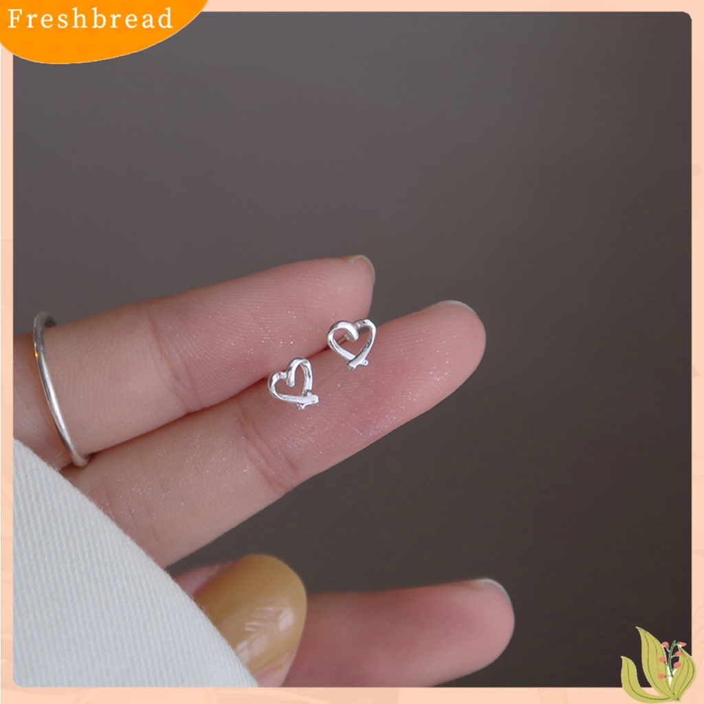 &lt; Freshbread &gt; 1pasang Anting Pejantan Kilau Terang Melubangi Geometris Electroplating Anti-Alergi Dekorasi Kupu-Kupu Ganda Pentagram Cinta Hati Segitiga Wanita Ear Studs