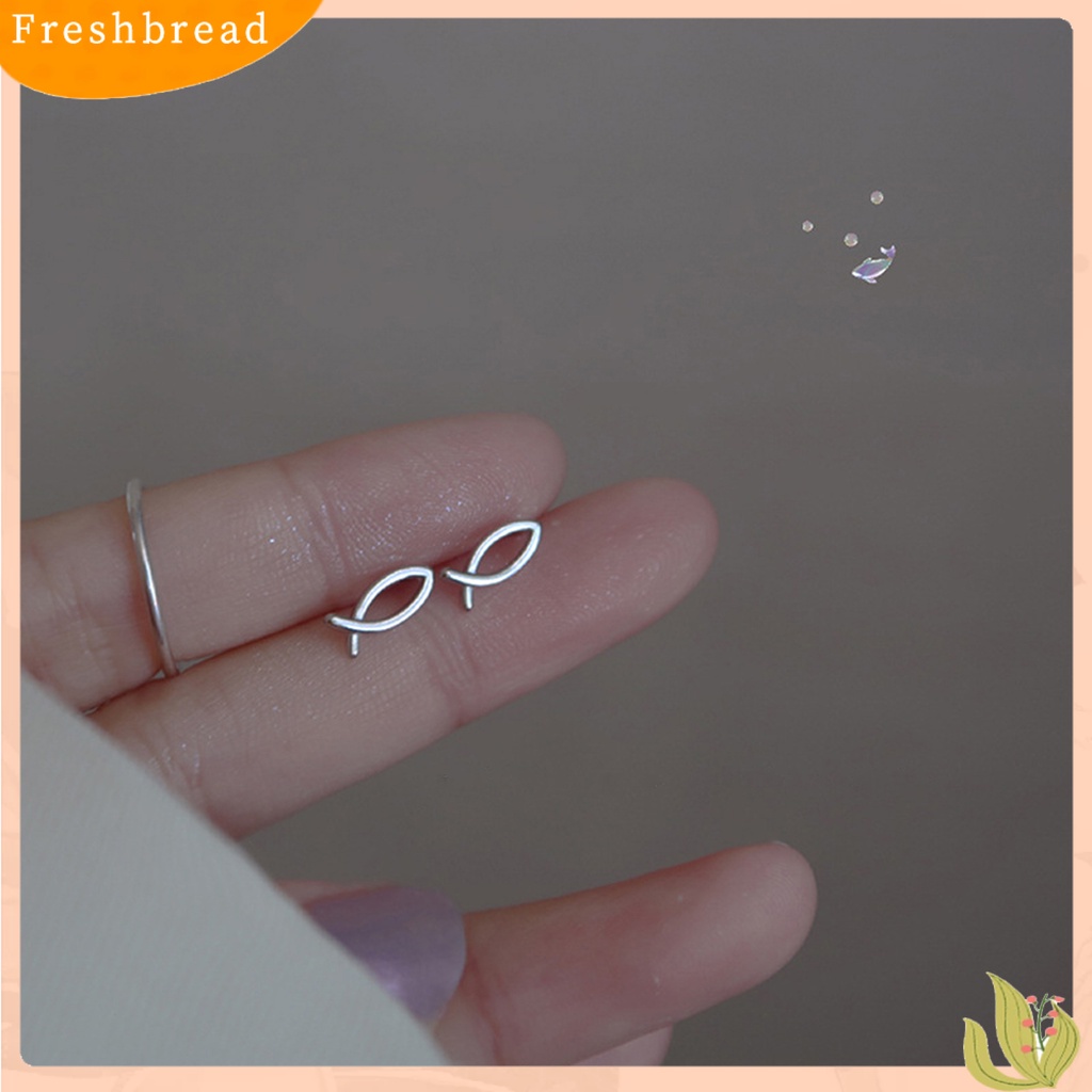 &lt; Freshbread &gt; 1pasang Anting Pejantan Kilau Terang Melubangi Geometris Electroplating Anti-Alergi Dekorasi Kupu-Kupu Ganda Pentagram Cinta Hati Segitiga Wanita Ear Studs