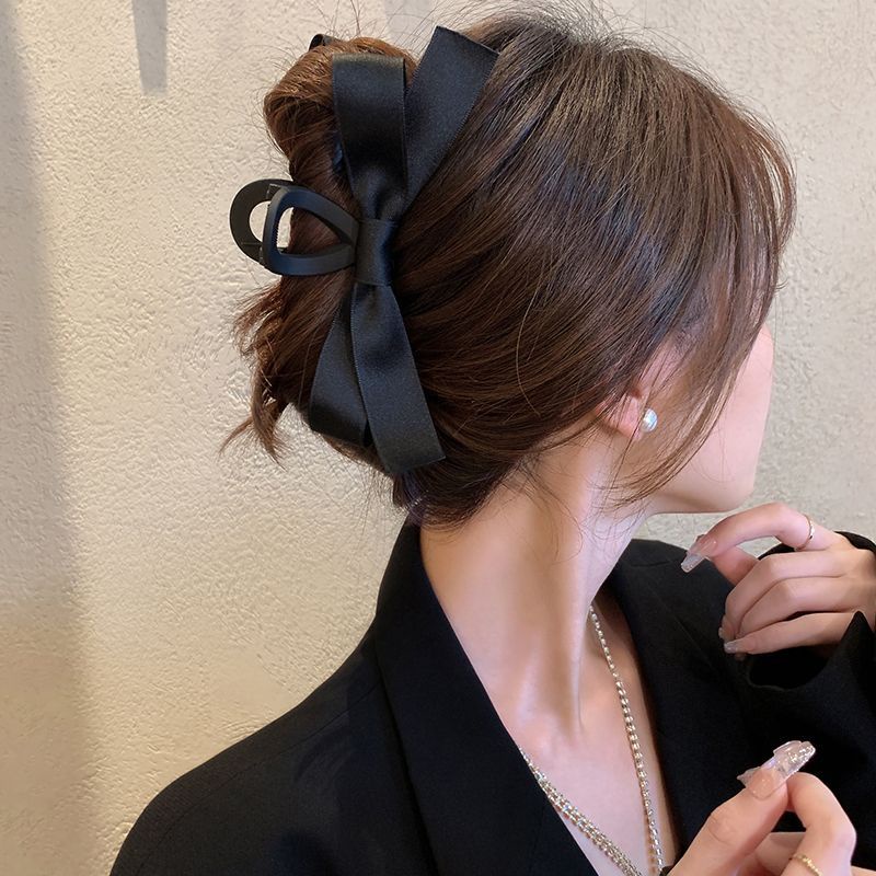 Klip Gesper Busur Hitam Yang Modis Kasual Wanita Hepburn Fashion Hiasan Kepala Temperamen Kelas Tinggi Kembali Kepala Hiu Klip Hiasan Kepala