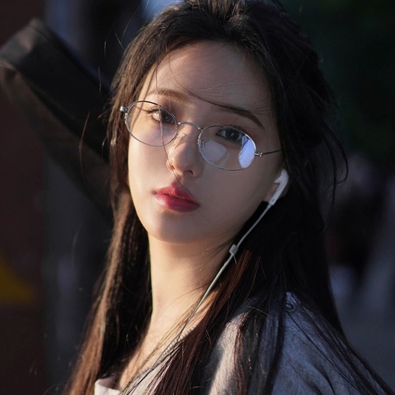 Papaozhu Kacamata Bingkai Logam Oval Emas Korea Untuk Wanita Perempuan Elegan Blue Light Blocking Eyeglasses Trendy Outdoor Fashion Eyewear Ornaments