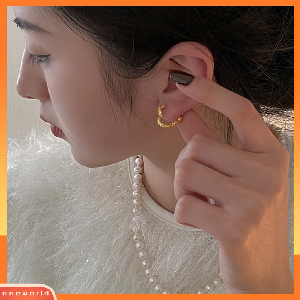 [OWR] 1pasang Telinga Jepit Pola Tridimensi Geometris Temperamen Berongga Perak Jarum Dekorasi Ornamen Bertekstur Jantung Hoop Anting Perhiasan Fashion