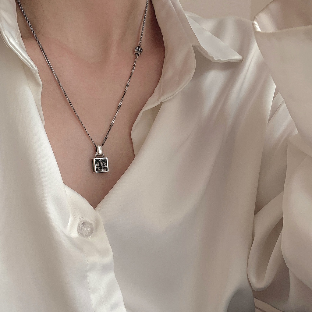 Goldkingdom Fashion Perhiasan Aksesoris Ready Stock Retro Marcasite Mahkota Hijau Kalung Perempuan Pasang Merek Liontin Niche Ins Pasang Merek Mewah Fashion Aksesoris.