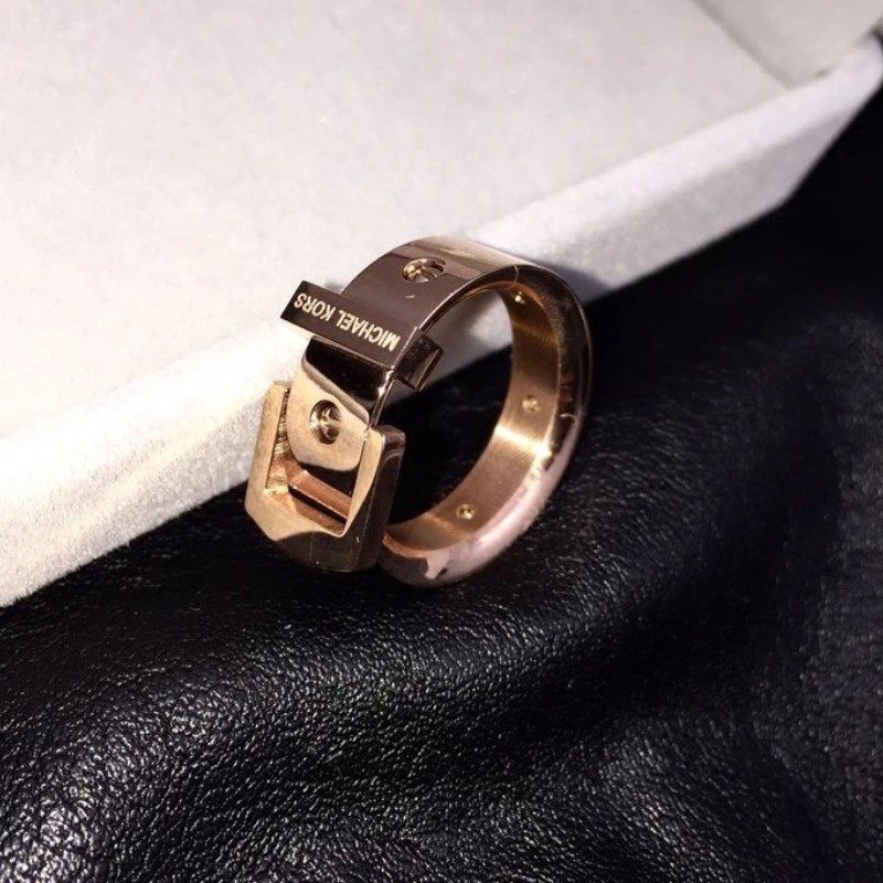 Desain High-end Merasakan Emas 18 K Cincin Baja Titanium Perempuan Sederhana Indah Modis Cincin Anti Karat