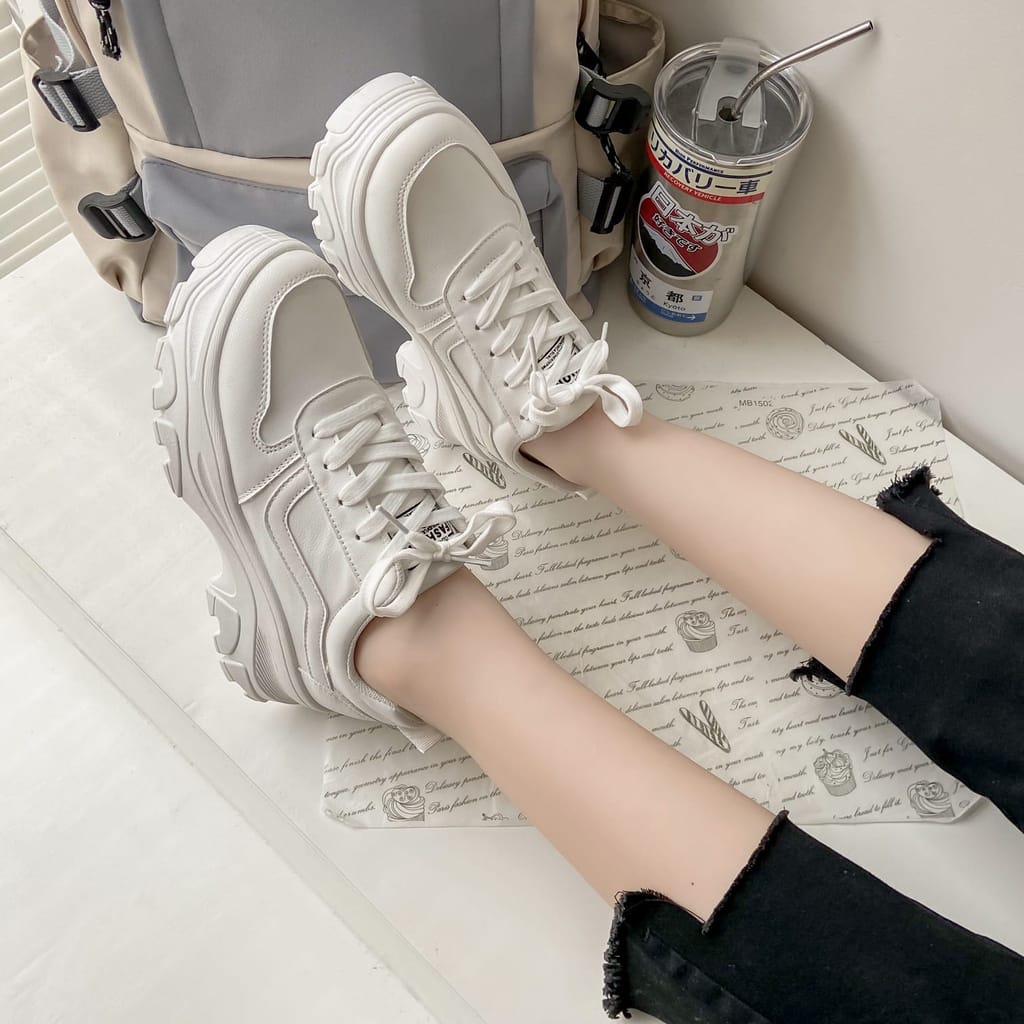 SEPATU SNEAKERS WANITA KOREA TAEYONGS15 TERBARU