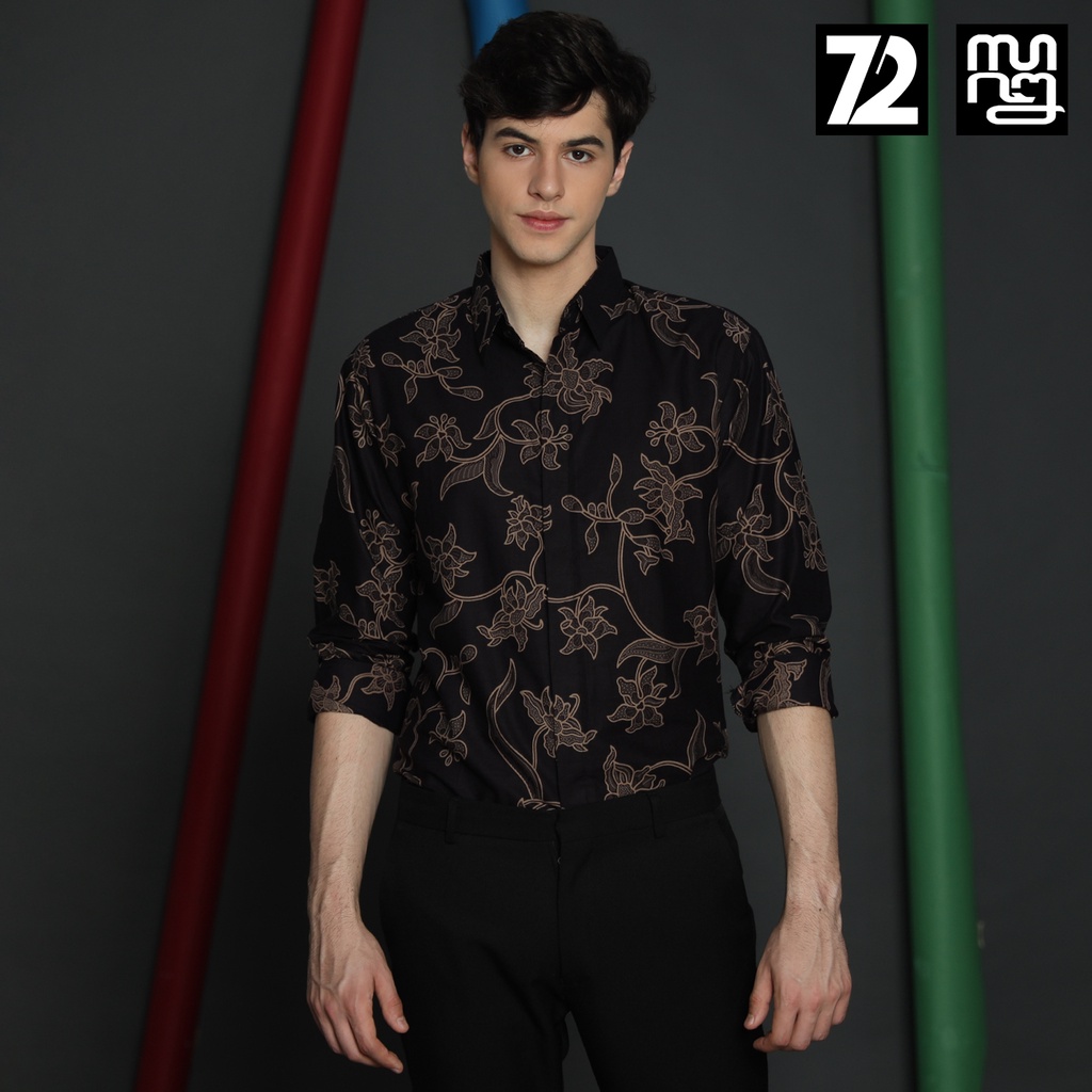 KEMEJA BATIK PRIA Slimfit Slim Fit Lengan Panjang Premium Motif Babon Angkrem Warna Hitam 723390 Cap 72 - Baju Kemeja Atasan Pakaian Setelan Batik Pria Cowok Laki Laki Remaja Keluarga Kantor Lengan Panjang Modern Slimfit Slim Fit Premium Kekinian