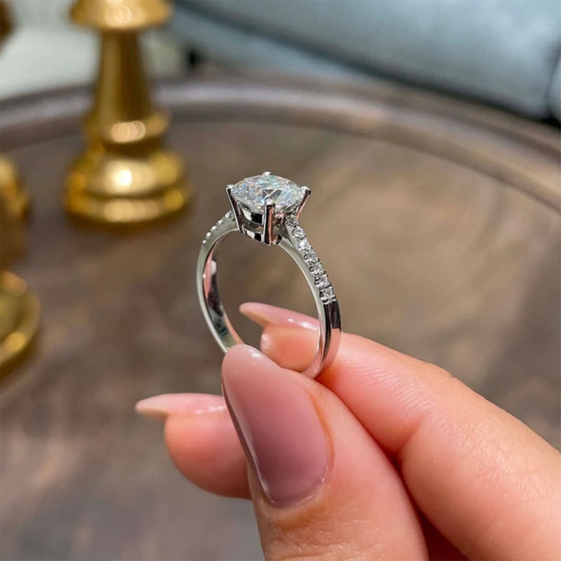 Temperamen Cincin Berbentuk Oval Cubic Zirconia Putih Untuk Wanita Kualitas Tinggi Pertunangan Pernikahan Tren Eternity Jewelry