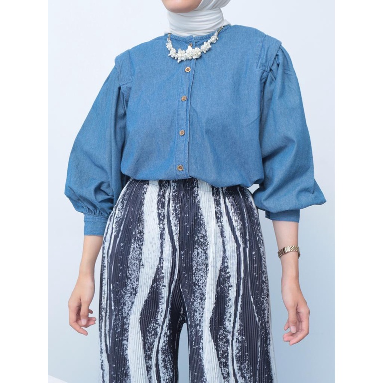 Kemeja Denim Meffy Oversize - 2301.02.076