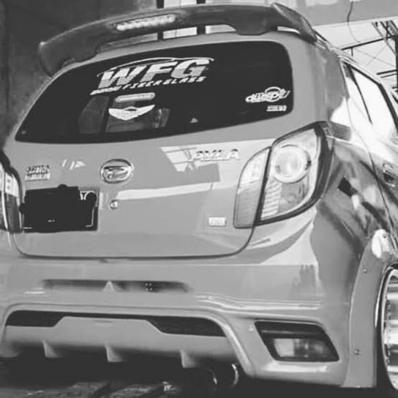 bodykit agya -- toyota agya bodykit agya yaris -- presis dan tidak murahan GRT BODYKIT